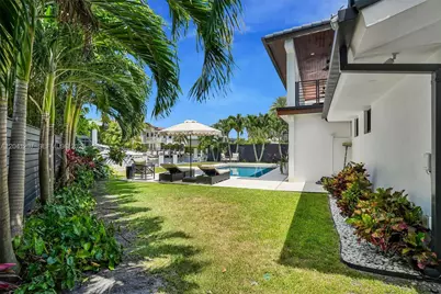 16416 NE 32nd Ave, North Miami Beach, FL 33160 - Photo 53