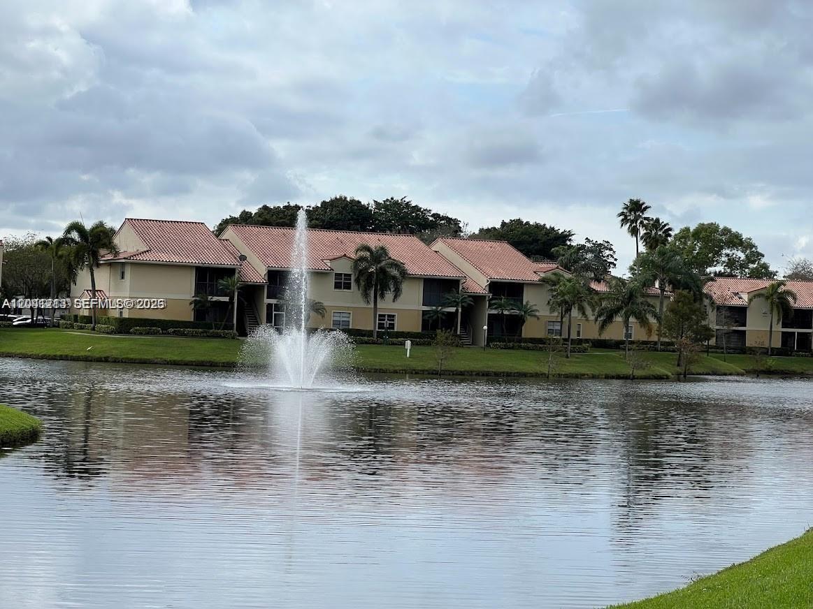 1227 SW 46th Ave #304 main architectural view