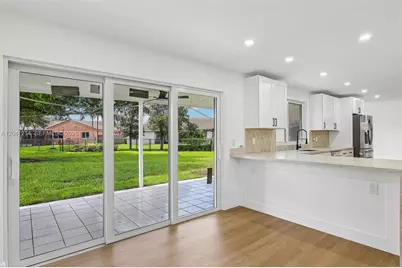 15010 E Falcons Lea Dr, Davie, FL 33331 - Photo 31