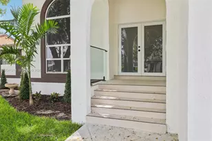 15010 E Falcons Lea Dr, Davie, FL 33331 - Photo 3