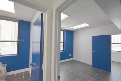 168 SE 1st St #501, Miami, FL 33131 - Photo 5