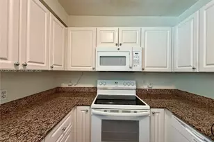 7800 Collins Ave, Miami Beach, FL 33141 - Photo 1