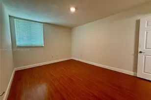 7800 Collins Ave, Miami Beach, FL 33141 - Photo 9
