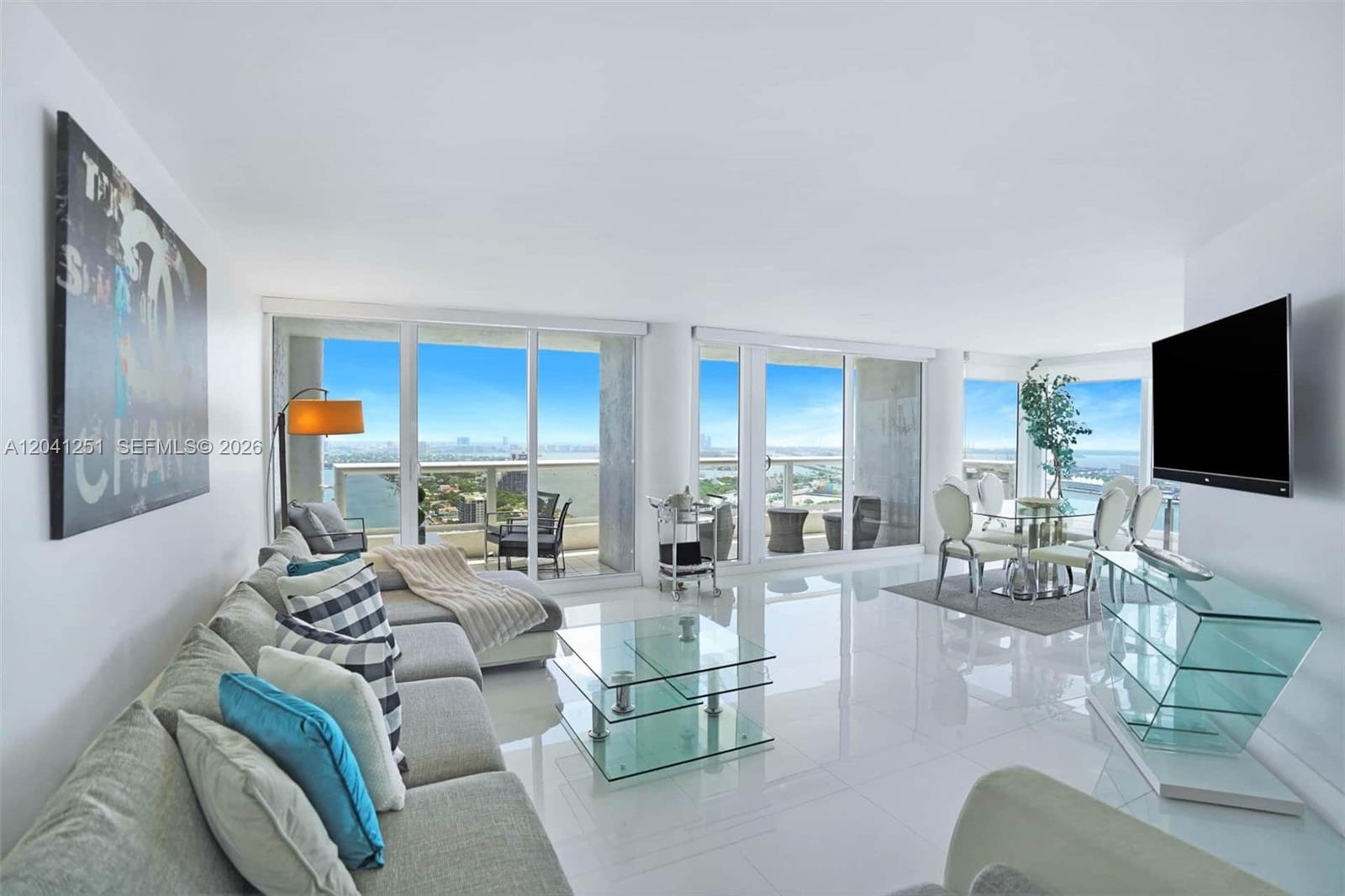1717 N Bayshore Dr #D-3931 - 1717 N Bayshore Dr #D-3931, Miami, FL 33132 Luxury Property | Jose Angel Pina