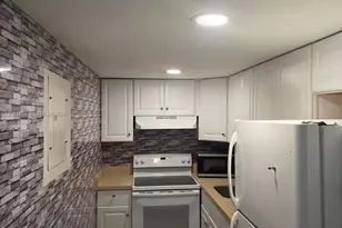 4721 NW 7th St, Miami, FL 33126 - Photo 13