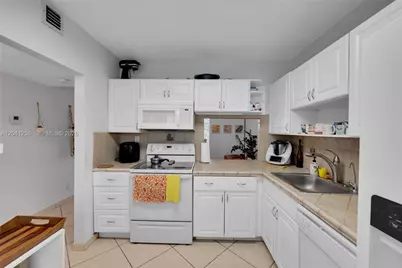 3199 S Ocean Dr #402, Hallandale Beach, FL 33009 - Photo 3