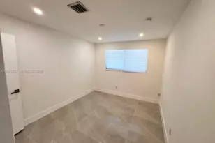 19700 NE 11th Pl, Miami, FL 33179 - Photo 17