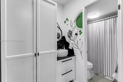 525 NW 100th Ct #525, Miami, FL 33172 - Photo 13