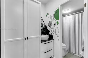 525 NW 100th Ct, Miami, FL 33172 - Photo 13