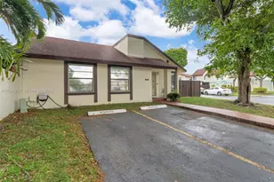 525 NW 100th Ct, Miami, FL 33172 - Photo 3