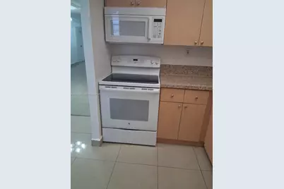 4675 W 18th Ct #606, Hialeah, FL 33012 - Photo 9