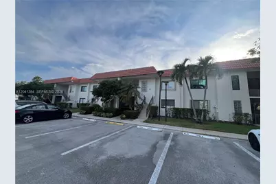 379 Lakeview Dr #205, Weston, FL 33326 - Photo 3