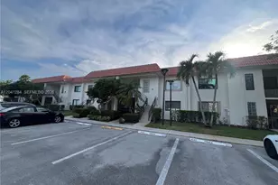 379 Lakeview Dr, Weston, FL 33326 - Photo 3