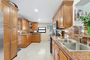 2531 NE 195th St, Miami, FL 33180 - Photo 31