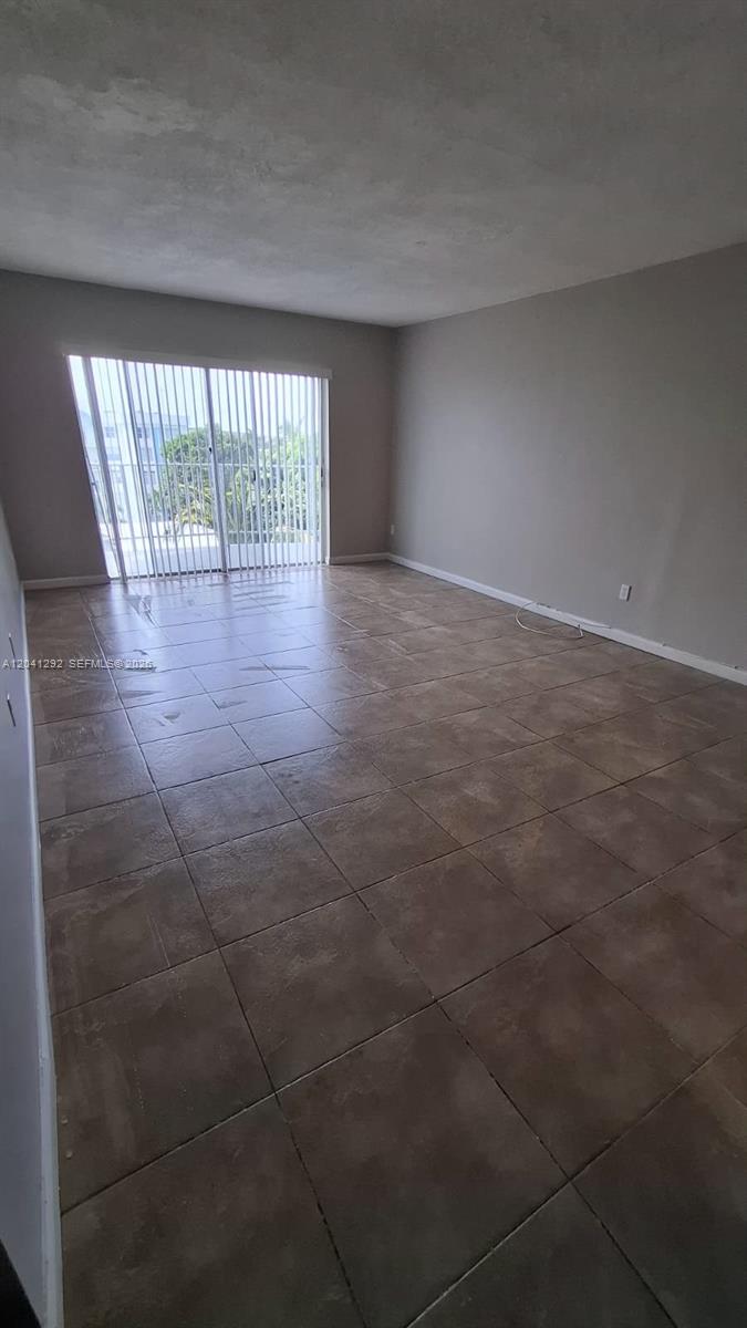 496 NW 165th St Rd #D-612 - 496 NW 165th St Rd #D-612, Miami, FL 33169 Luxury Property | Jose Angel Pina