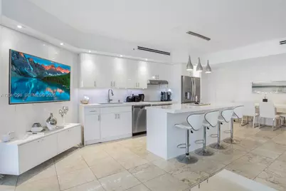 4775 Collins Ave #2508, Miami Beach, FL 33140 - Photo 3