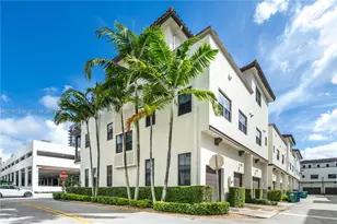 8478 NW 52nd St, Doral, FL 33166 - Photo 5