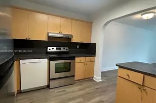 980 NE 170th St, North Miami Beach, FL 33162 - Photo 3