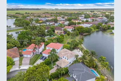 16335 SW 81 St, Miami, FL 33193 - Photo 9