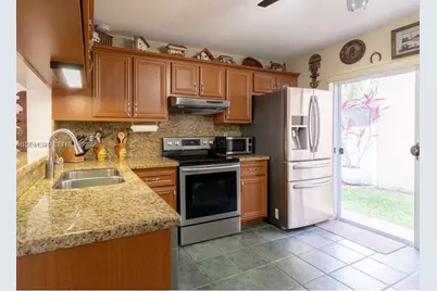 11938 NW 12th St, Pembroke Pines, FL 33026 - Photo 3