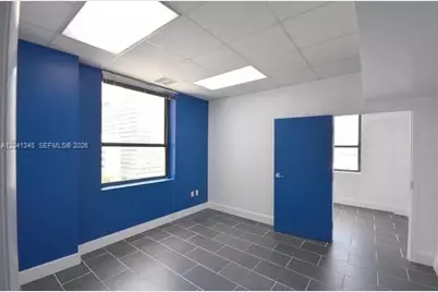 168 SE 1st St #501, Miami, FL 33131 - Photo 9