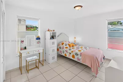 3210 NW 19th St, Miami, FL 33125 - Photo 11