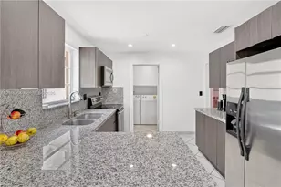 3210 NW 19th St, Miami, FL 33125 - Photo 9