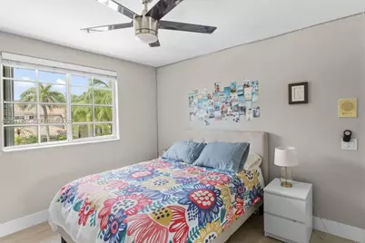 1179 Laguna Springs Dr, Weston, FL 33326 - Photo 35