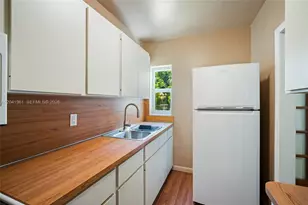 2750 NW 4th St, Miami, FL 33125 - Photo 11