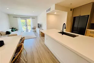 1900 Meridian Ave, Miami Beach, FL 33139 - Photo 11