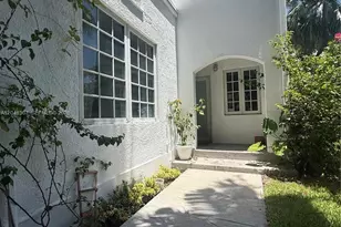 912 Euclid Ave, Miami Beach, FL 33139 - Photo 3