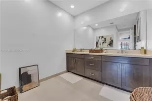 11537 SW 13th Ct, Pembroke Pines, FL 33025 - Photo 23
