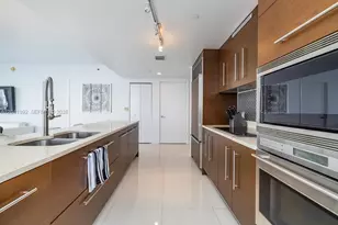 475 Brickell Ave, Miami, FL 33131 - Photo 17