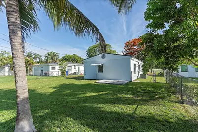 2024 NE 174th St, North Miami Beach, FL 33162 - Photo 3