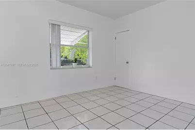 2024 NE 174th St, North Miami Beach, FL 33162 - Photo 21