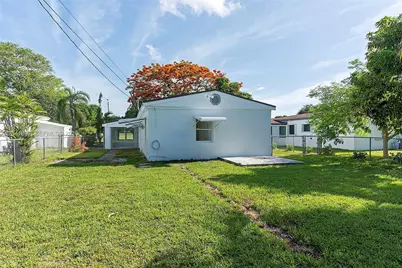2024 NE 174th St, North Miami Beach, FL 33162 - Photo 31