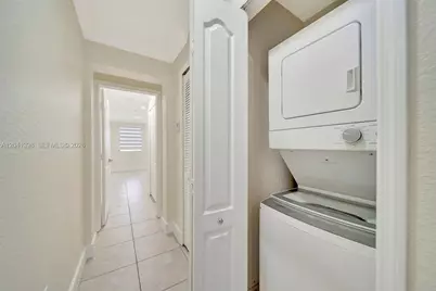 17620 NW 73rd Ave #205-17, Hialeah, FL 33015 - Photo 11
