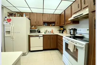 1300 Saint Charles Pl #420, Pembroke Pines, FL 33026 - Photo 3