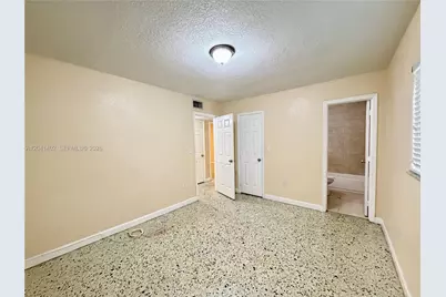 911 NW 22nd Pl #0, Miami, FL 33125 - Photo 9