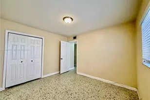 911 NW 22nd Pl, Miami, FL 33125 - Photo 9