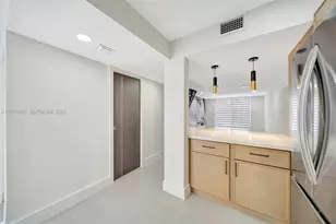 1083 W 38th St, Hialeah, FL 33012 - Photo 5