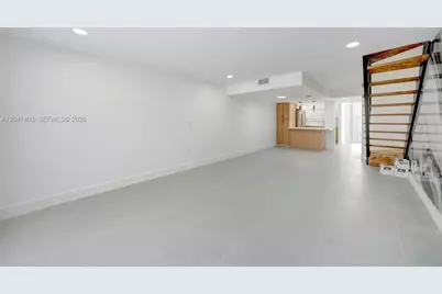 1083 W 38th St #23-8, Hialeah, FL 33012 - Photo 11