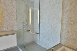 88 SW 7th St, Miami, FL 33130 - Photo 15