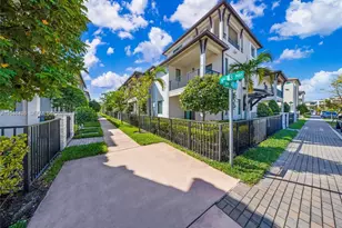 4856 NW 83rd Pkwy, Doral, FL 33166 - Photo 3