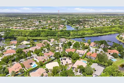 241 Fairmont Way, Weston, FL 33326 - Photo 67
