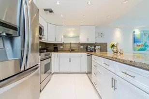 425 Grapetree Dr, Key Biscayne, FL 33149 - Photo 9
