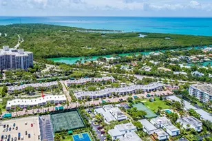 425 Grapetree Dr, Key Biscayne, FL 33149 - Photo 47