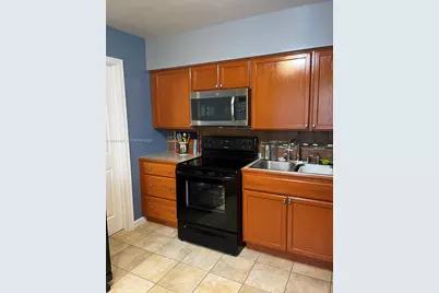 124 NW 6th Ave, Hallandale Beach, FL 33009 - Photo 13
