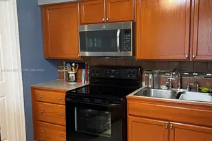 124 NW 6th Ave, Hallandale Beach, FL 33009 - Photo 13