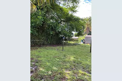 124 NW 6th Ave, Hallandale Beach, FL 33009 - Photo 25